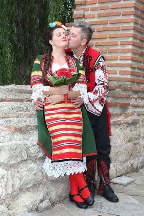 Сватба в народни носии