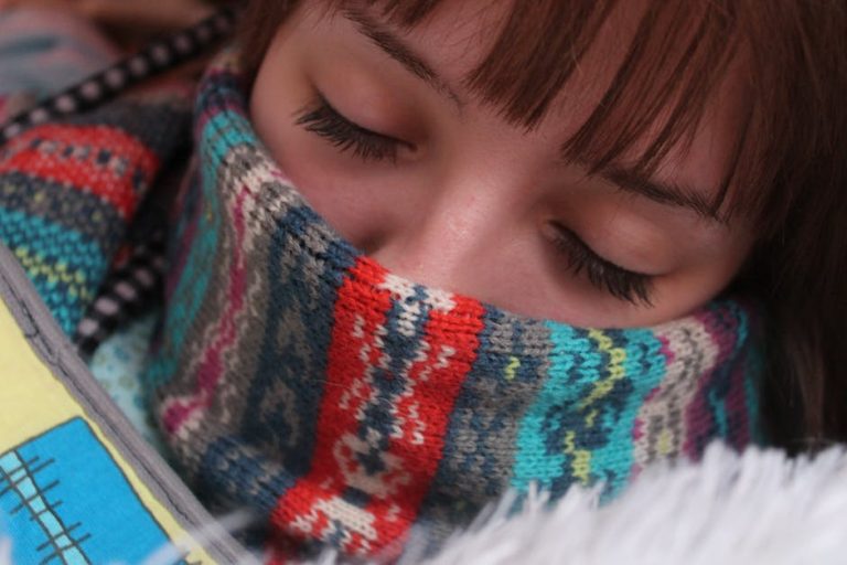 Какви вируси ни атакуват през зимата