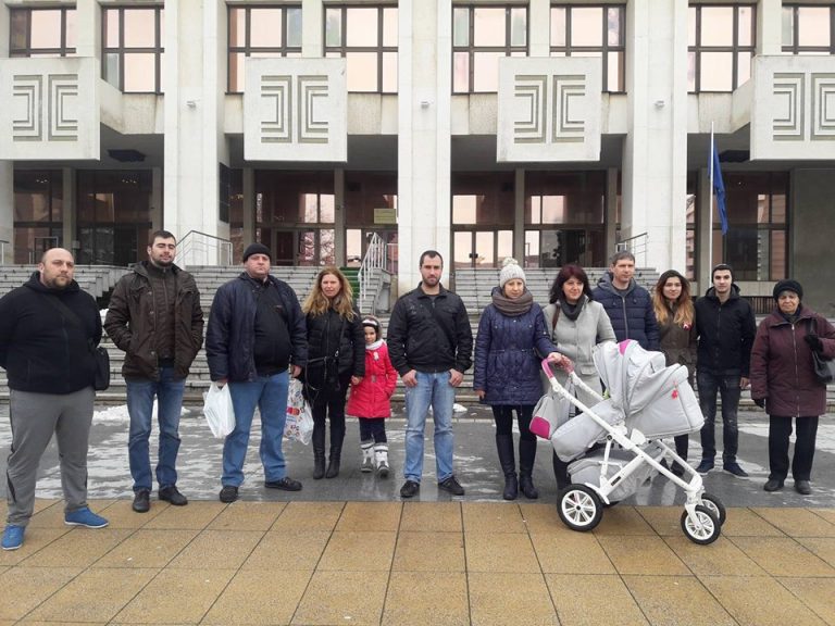 И в Бургас протестираха заради задържания в Пловдив доктор