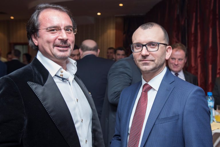 Братя Диневи отбелязаха Националния празник на България с празничен коктейл-заря