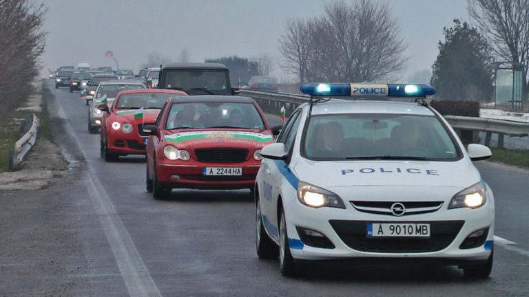 3 март в Бургас: Невиждано автошествие пое към Българово (СНИМКИ/ВИДЕО)
