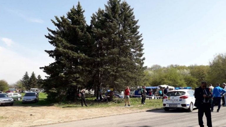 Състезателен автомобил се вряза в публиката на рали в Шумен