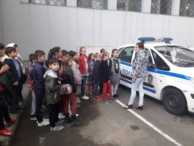 Ученици влязоха в Пето РУП
