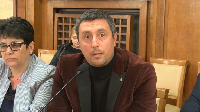 Кметът на Царево за глобата на Васил Гюров: Защо в Гърция никой не смее  да си постави караваната, където реши