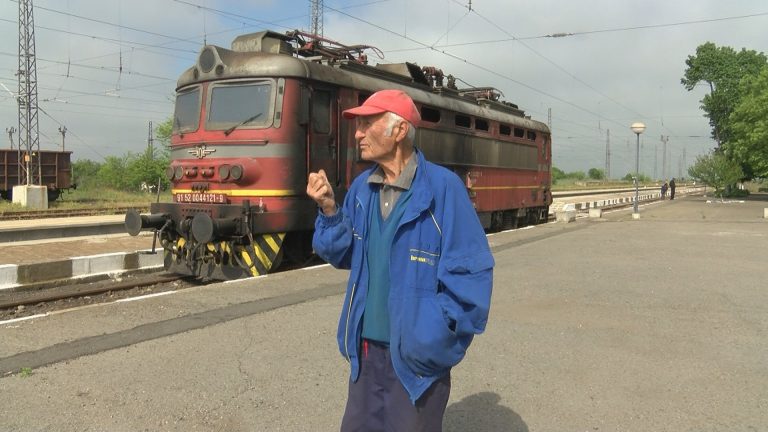 Жители на Долно Езерово: Ако имаше цистерни на гарата щеше да стане второ Хитрино/снимки/