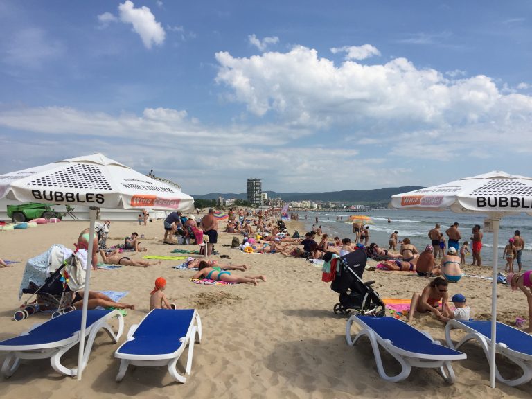 Безплатно: Чадъри и шезлонги за хората с увреждания в Слънчев бряг