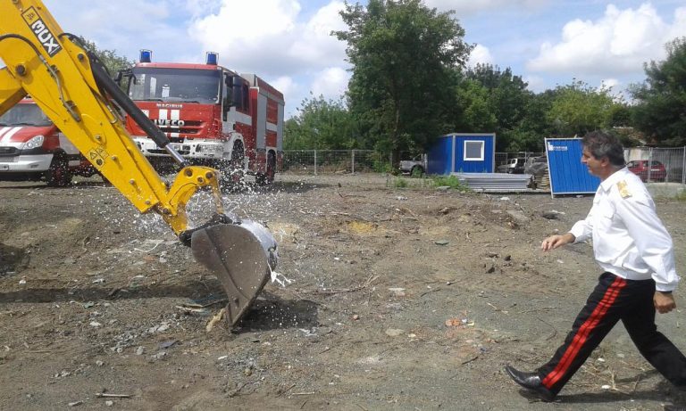 В Карнобат ще има нова пожарна, направиха първата копка (СНИМКИ)