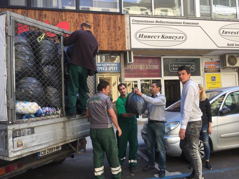 Десетки чували с капачки предадоха от клуб „България за младите“ на бургаската болница
