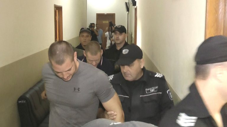 Гледат мерките на Карчо, Белото и Колев за боя в Сакса при закрити врата /снимки/