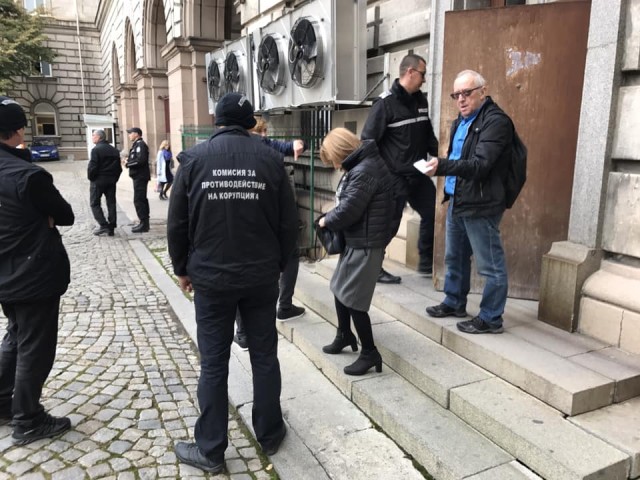 Прокуратурата влезе в Агенцията за българите в чужбина
