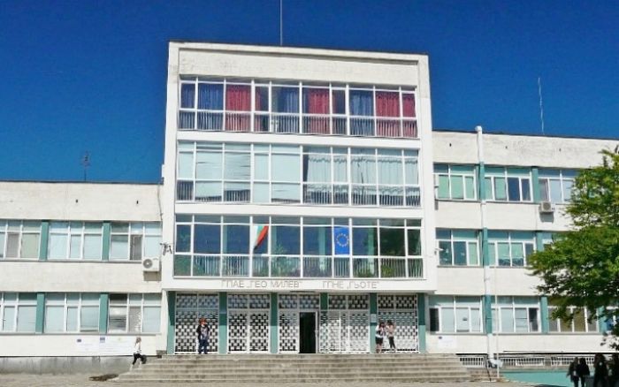 Английската в Бургас иска самостоятелна сграда