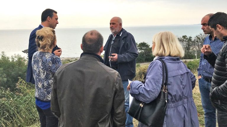Предприемат спешни мерки за укрепване на свлачищата в бургаския квартал „Сарафово“ (видео)