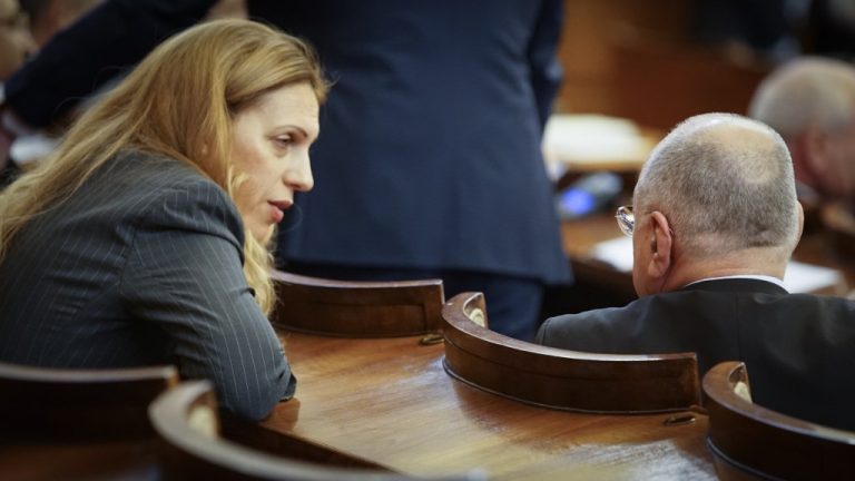 Депутатите приеха оставката на Валери Симеонов