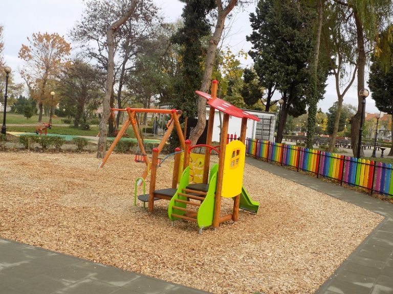 Поморие: Откриха нова детска площадка в кв. Свети Георги