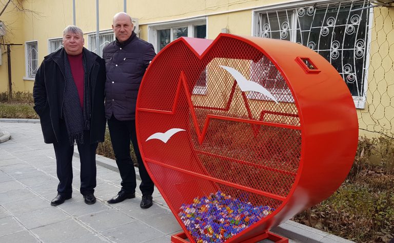 Ахелой и Каблешково вече пълнят големите си сърца