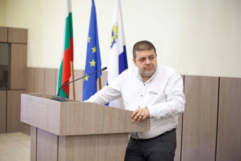 Внезапно ни напусна адвокат Евгений Мосинов