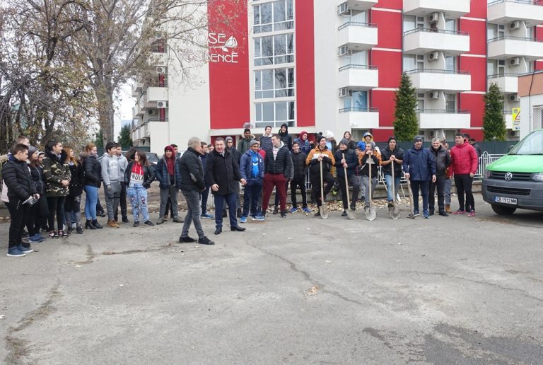 Оборудват гимназията по туризъм в Слънчев бряг с нов котел