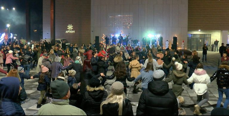 Несебър посрещна Нова година на площад „Жулиета Шишманова“
