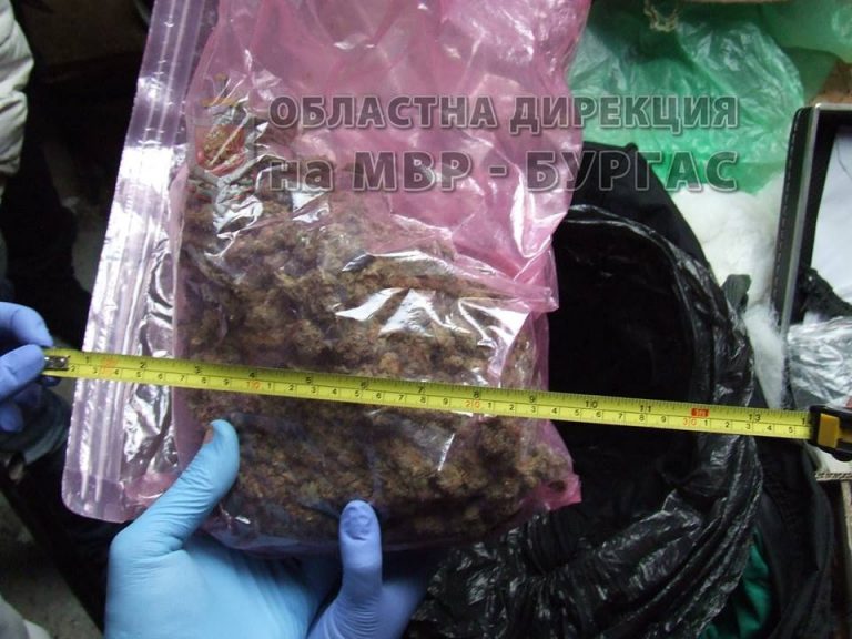 Разбита е наркобанда в Бургас арестувани са 7 души