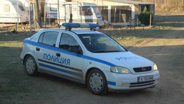 Трима задържани за унищожените дюни на к-г „Смокиня“/снимки/