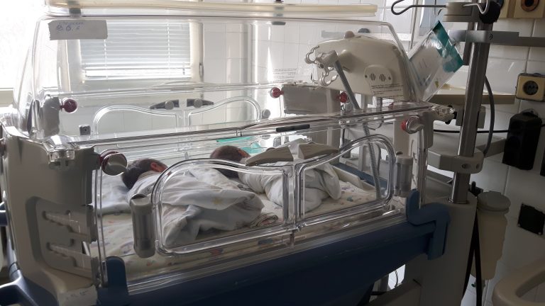 Бум на близнаци в УМБАЛ Бургас, 8 двойки родени за 10 дни