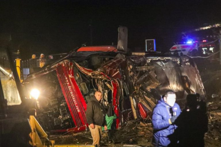 Дни на траур в Македония, 14 души загинаха в тежка катастрофа