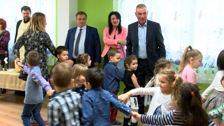 Ремонтираха детската градина в Черноморец след сигнал, че пропада /видео/