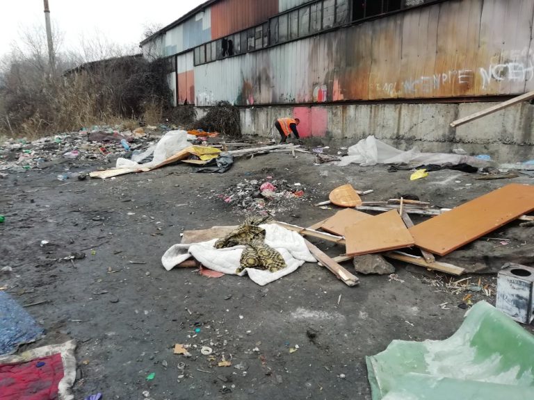 Пак премахнаха незаконен бивак на роми от Сливен и Ямбол