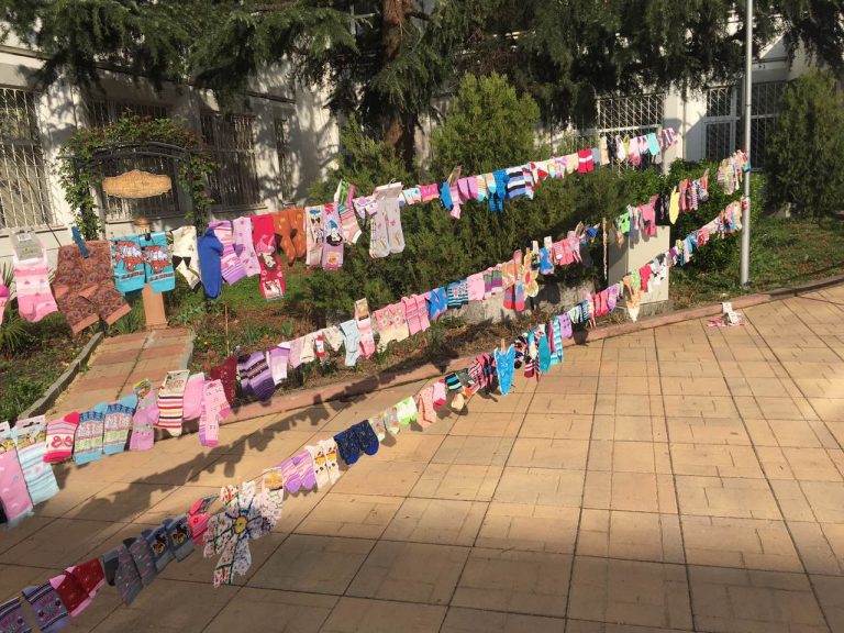 Дрескод шарени чорапи в ОУ „Елин Пелин” в подкрепа на хората със Синдрома на Даун