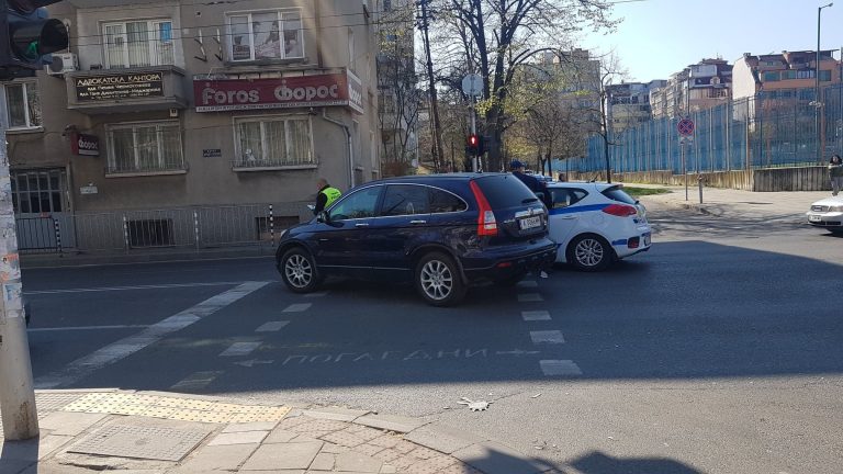 Джип помете възрастна жена до подземната улица