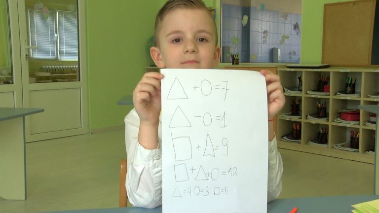 Най-младият олимпийски шампион по математика реши тази задача за минута, вие можете ли ? /галерия/