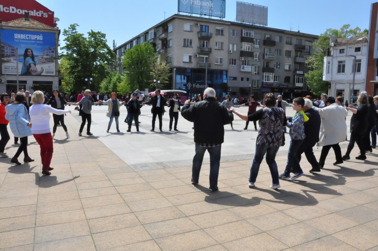 Извиха хоро на Тройката