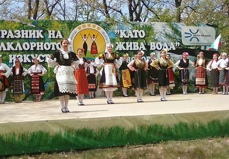 Три първи места за ФГ“Незабравка“ от фолклорен фестивал в Суворово