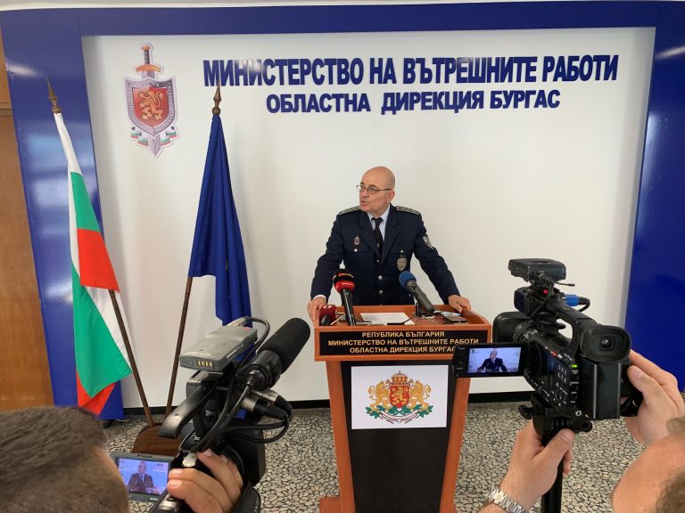 Полицейски патрули в колоните с автомобилите на абитуриентите за Слънчев бряг