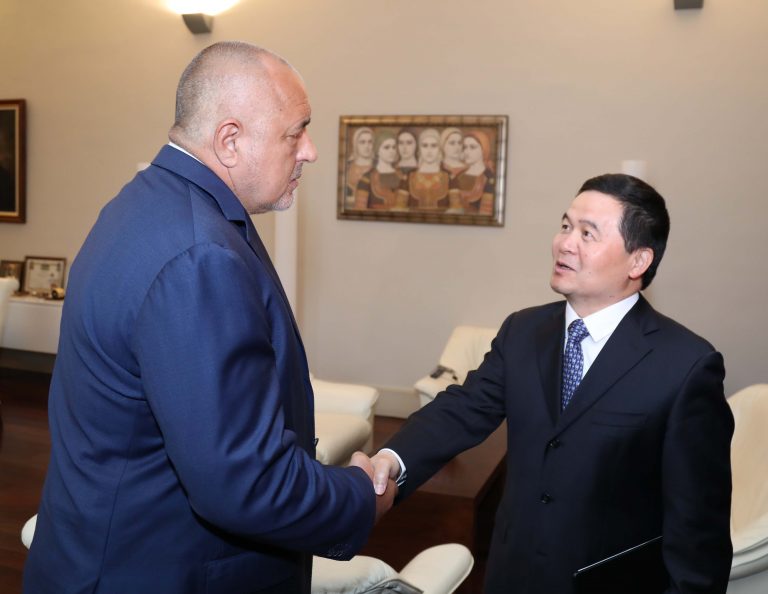 Бойко Борисов се срещна с посланика на Китай Дун Сяодзюн.
