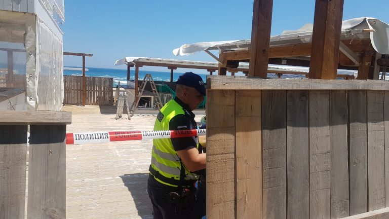 Барман почина в бар „Хедон“в Созопол. Колегите му: Токов удар го уби
