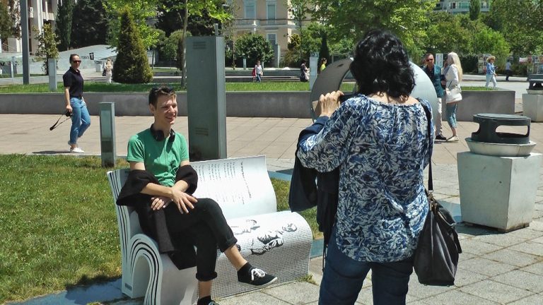 „Четящи пейки“ се появиха на „Тройката, поставят и на Пристанище Бургас /видео/
