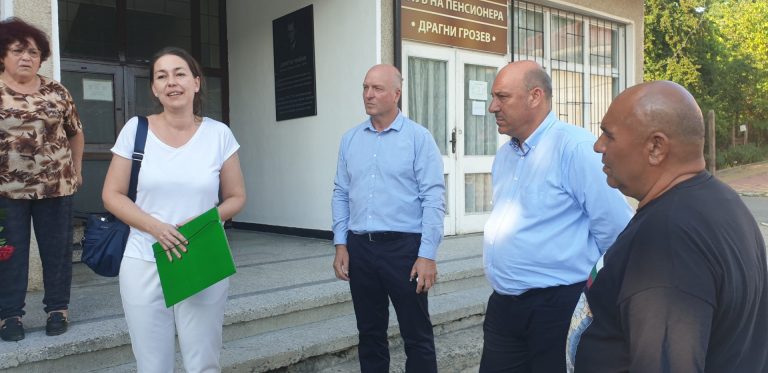 Откриха паметна плоча на бившия кмет на село Горица/снимки/
