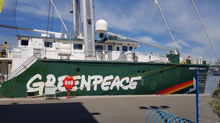 Ден на отворените врати в Rainbow Warrior