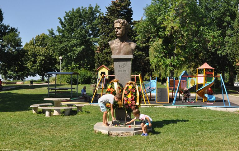 Несебър отбеляза 182 години от рождението на Апостола