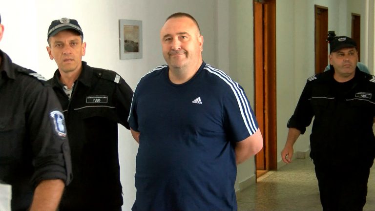 Оставиха в ареста мулето Николай Деянов, превозвал 55 кг. хероин…Той: „Върнете ми парите!“