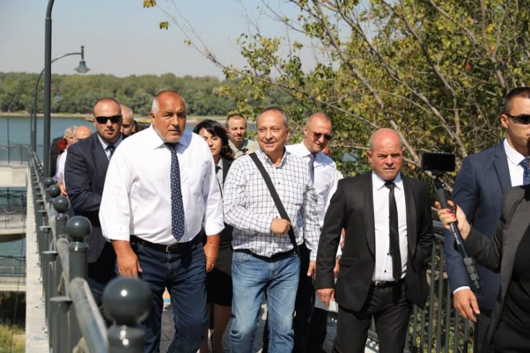 Борисов : Правим седем магистрали наведнъж
