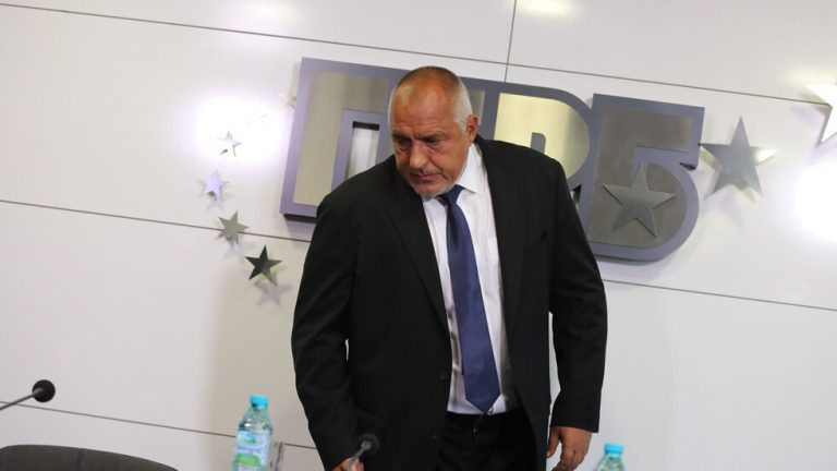 Борисов: Аз се подстригвам сам и мога пред вас да го демонстрирам