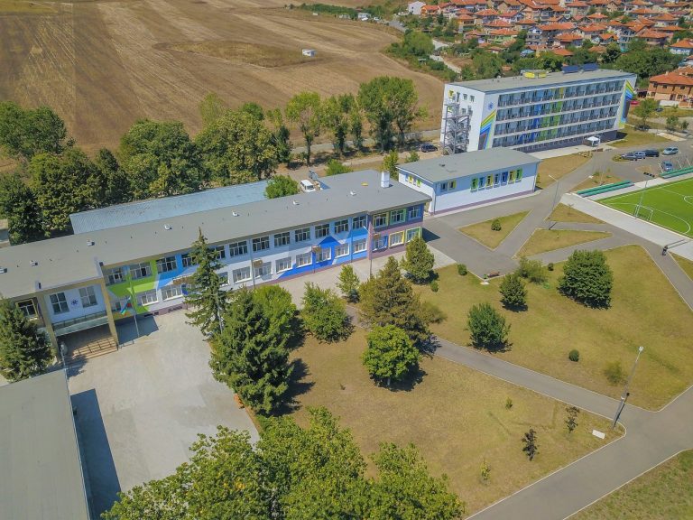 Професионалната гимназия по компютърно програмиране стартира новата учебна година с иновативна платформа, свързваща учениците с бизнеса