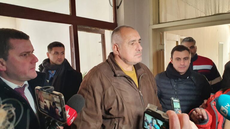 Борисов обеща нов магистрален водопровод и нова пречиствателна станция в Перник