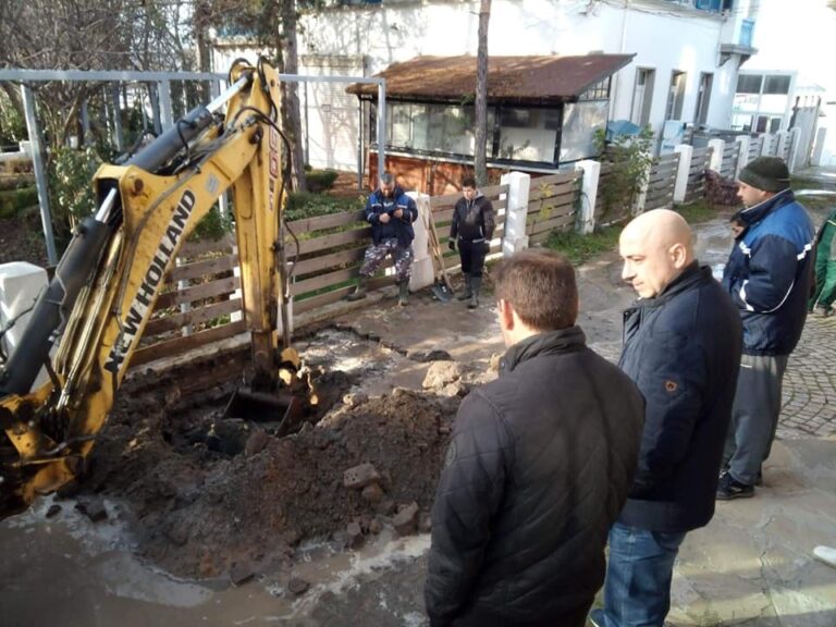 Част от Созопол е без вода заради спукана тръба