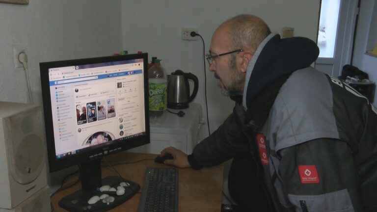 Бащата на изчезналата Михаела от Камено подозира, че е станала жертва на трафик /снимки/