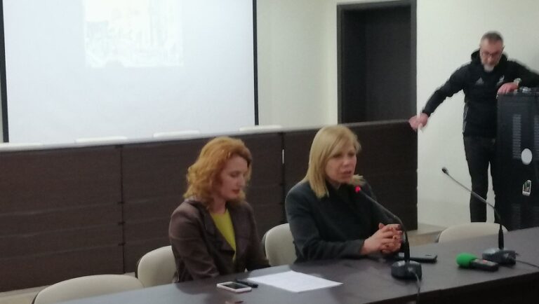 Бургазлии искат арии на открито и повече зеленина на площад „Св. св. Кирил и Методий“