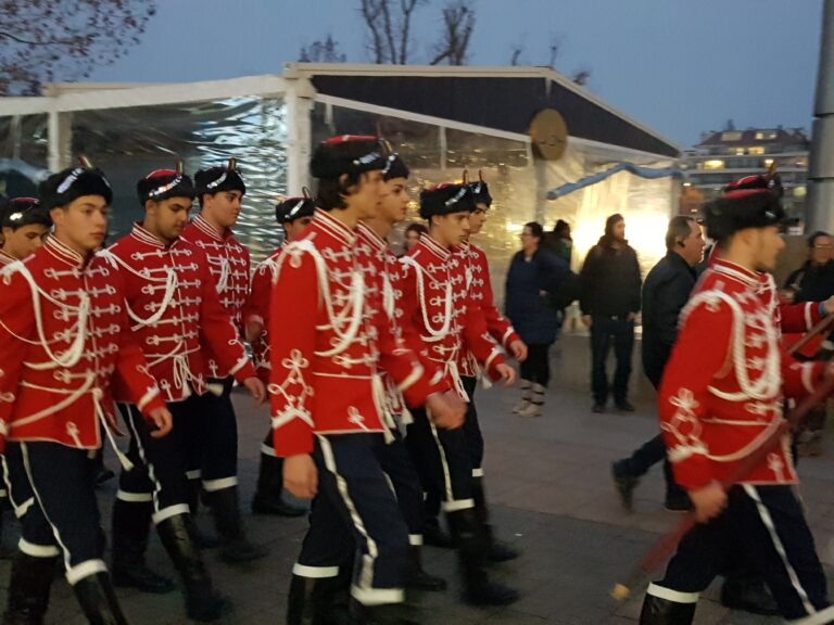 Факелно шествие в памет на Апостола на Свободата  се провежда в Бургас/снимки/