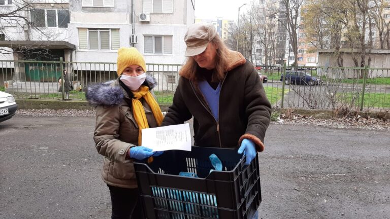 Доставят топъл обяд и на 20 служили достойно на родината военни